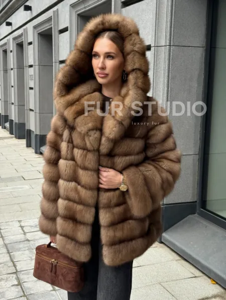 Шуба из натурального меха куницы с капюшоном - фото 8