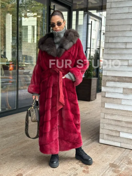 Длинная норковая шуба с капюшоном куница - фото 3