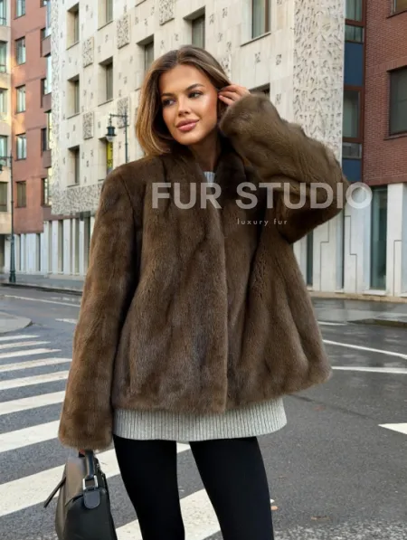 Короткий норковый жакет - цвет соболь - фото 10
