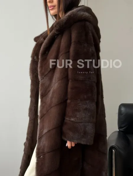 Коричневая норковая шуба с капюшоном - фото 1