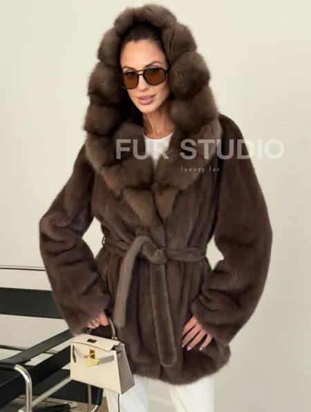 Коричневый норковый полушубок с мехом куницы - фото 2