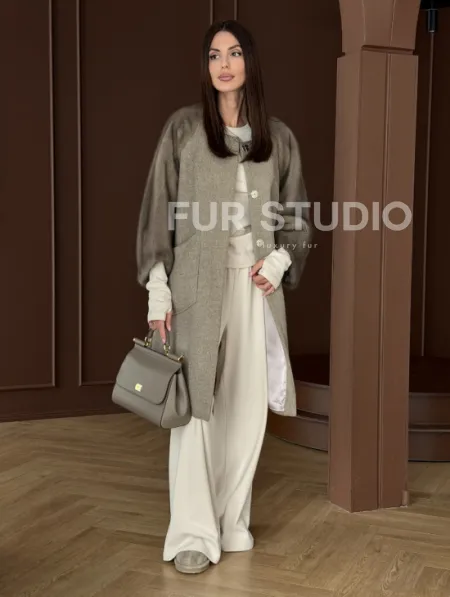 Женское пальто с меховыми рукавами из норки - фото 10