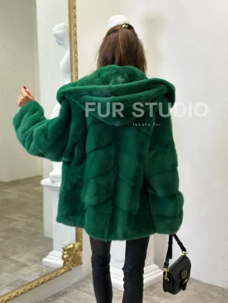Норковый полушубок с капюшоном - цвет изумруд - фото 3