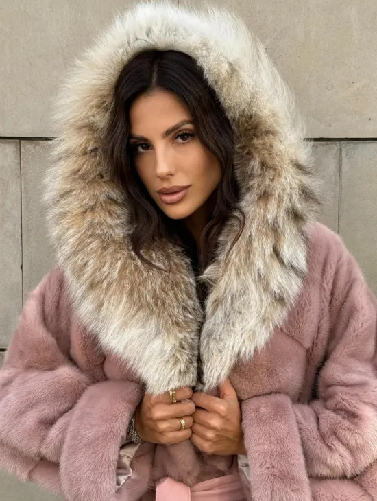 Шуба из натурального меха норки с капюшоном из рыси - цвет пудра - фото 7