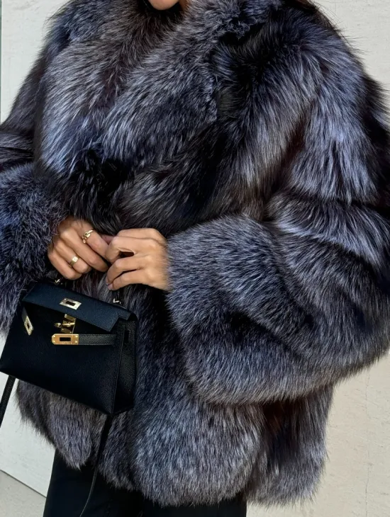 Шуба из меха чернобурки с английским воротником, цельные пластины - серая - фото 1