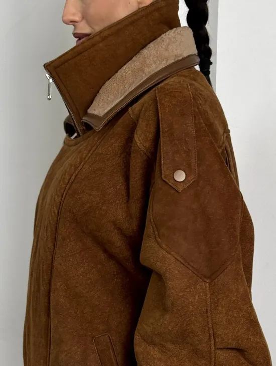 Зимняя натуральная замшевая куртка - дубленка с лацканами - фото 1