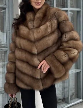 Шуба из меха куницы с V-образным воротником - фото 1