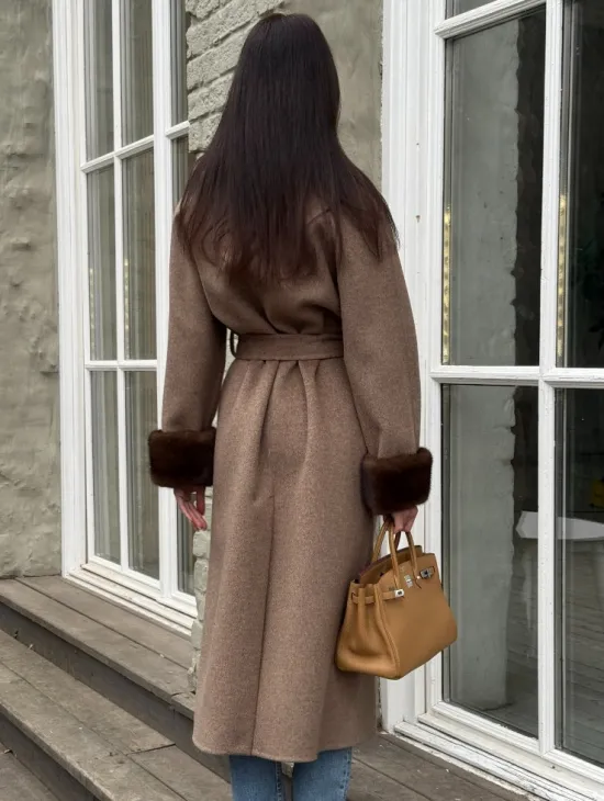 Демисезонное пальто - халат с отделкой из меха норки - фото 3