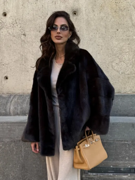 Норковая шуба в цвете махагон - фото 8