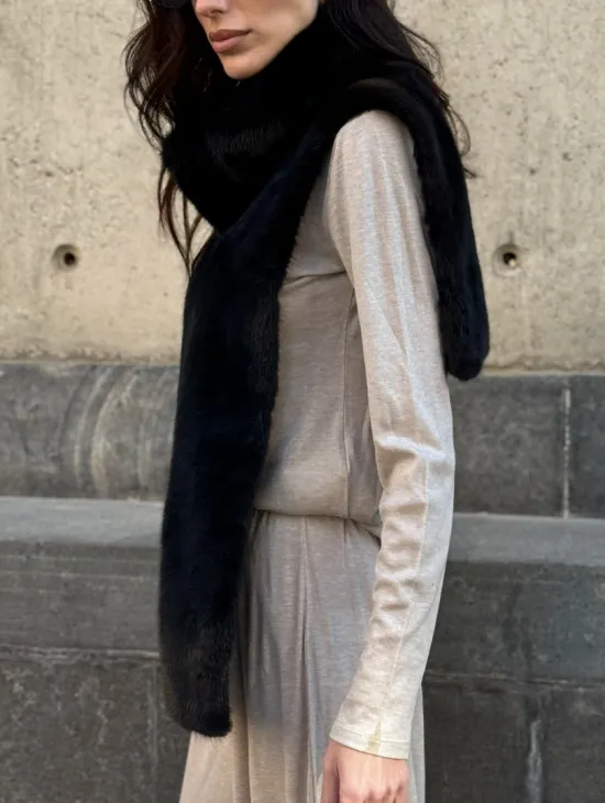 Черная норковая манишка - фото 1