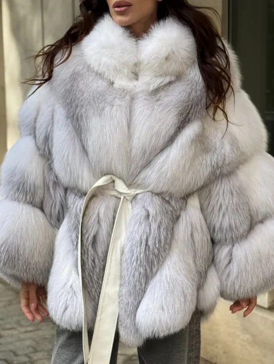 Шуба из меха альпийской лисы  