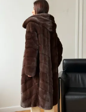 Коричневая норковая шуба с капюшоном - фото 6