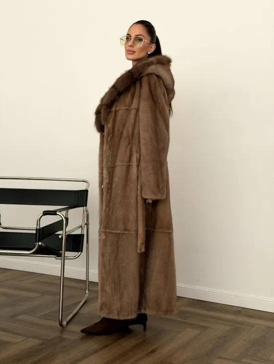 Длинная норковая шуба с капюшоном куница - фото 7