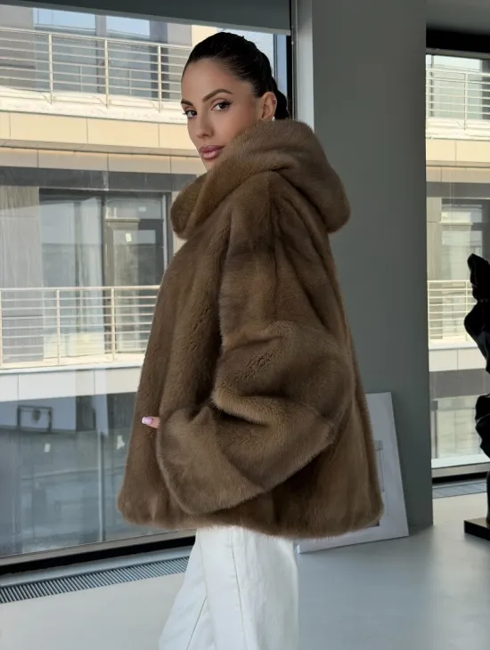 Женский норковый полушубок с капюшоном - фото 8