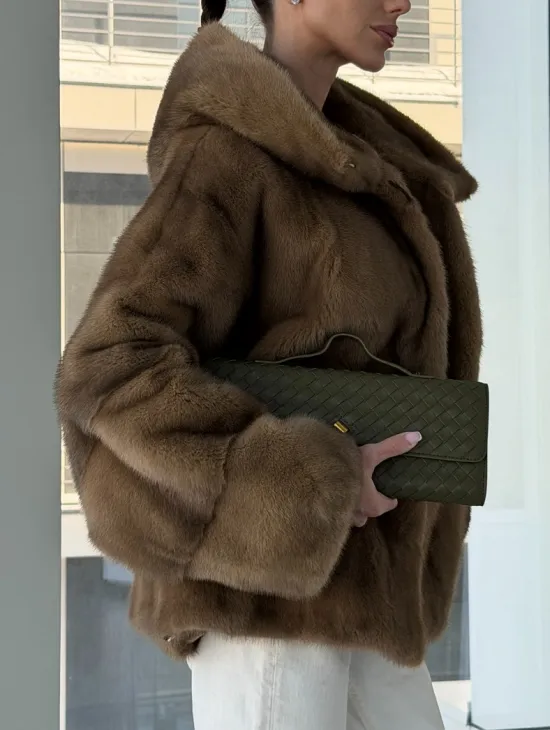 Женский норковый полушубок с капюшоном - фото 4