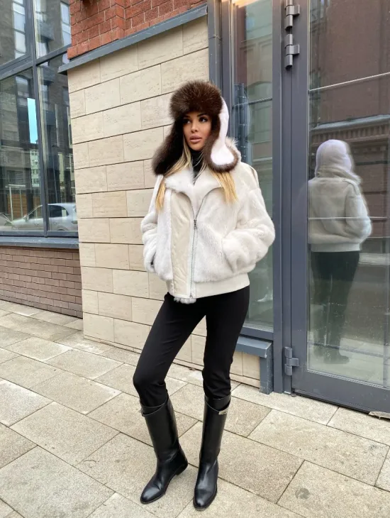 Зимняя норковая куртка с отделкой из белой овчины - фото 3