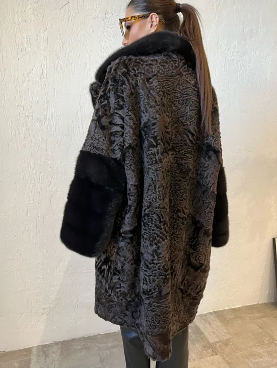 Шуба из каракульчи с отделкой из меха норки - фото 5