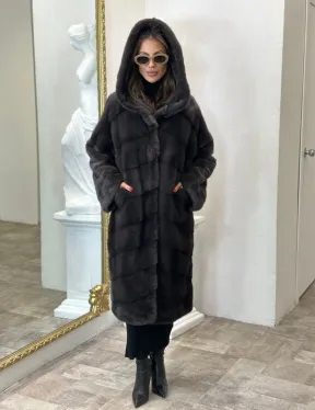 Норковая шуба в цвете графитовый уголь с капюшоном - фото 4