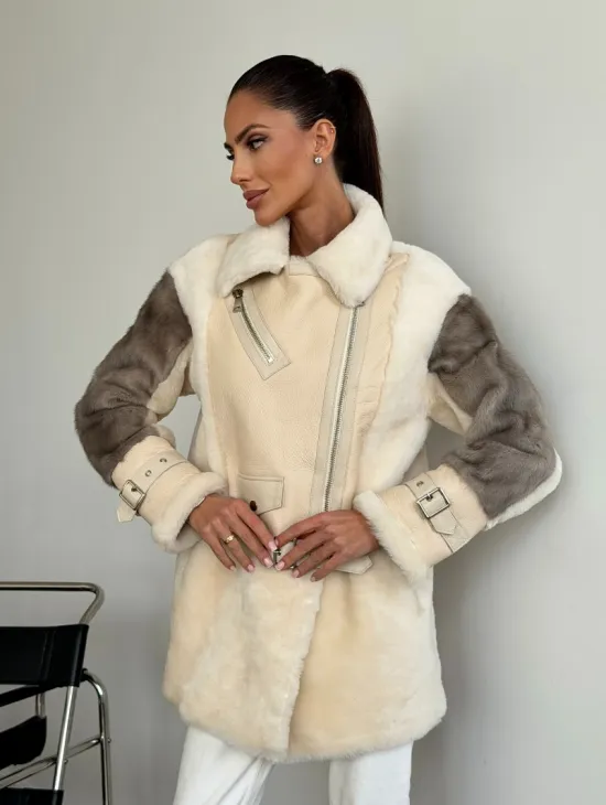Удлиненная дубленка из натуральной овчины с рукавами из меха норки – молочный - фото 10