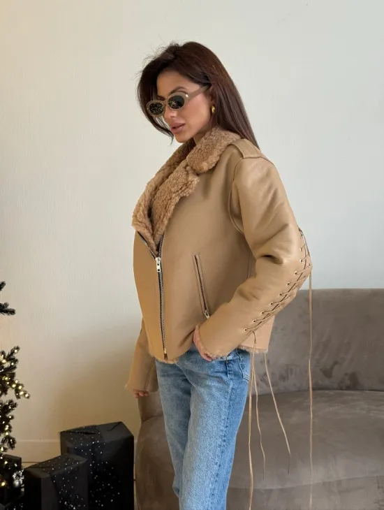 Дубленка - куртка со шнуровкой на спине - фото 5