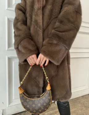 Шуба из меха норки с капюшоном в цвете орех - фото 1