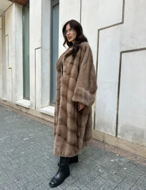 Норковая шуба с английским воротником  - цвет пастель  - стиль 